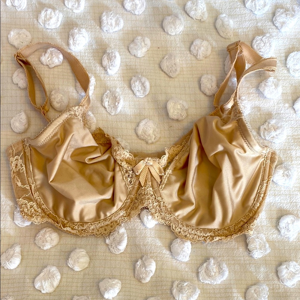 NEW Wacoal Tan Full-Coverage Underwire Bra 32DD